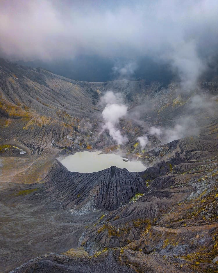Kawah Gunung Tangkuban Parahu